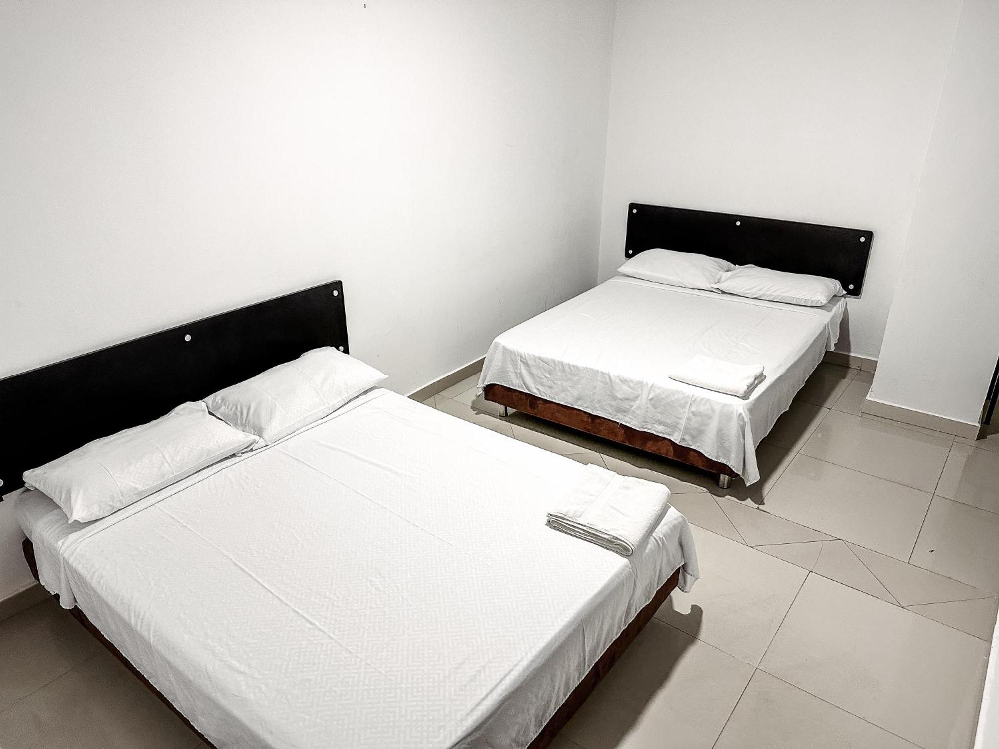 Hotel Bazurto Plaza Картахена Экстерьер фото